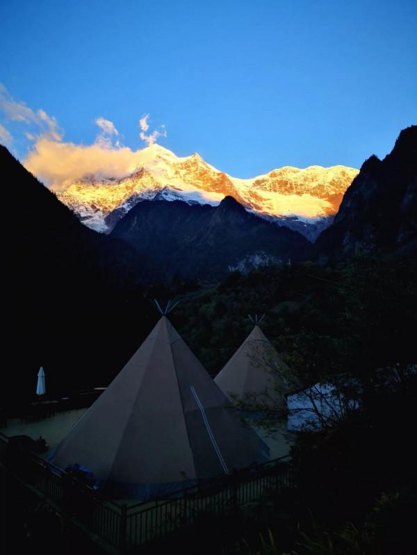 梅里雪山腳的世外桃源雨崩之旅第五天一一尼農峽谷 梅里雪山腳的世外桃源雨崩之旅第五天一一尼農峽谷