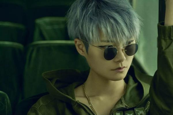 無價之姐，李宇春的黑紅往事，她是劃時代的標籤，憑什麼紅那麼久