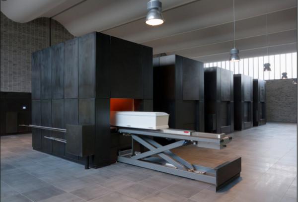 假死的人被送進火化爐，還有機會逃生嗎？火化爐能及時停止嗎