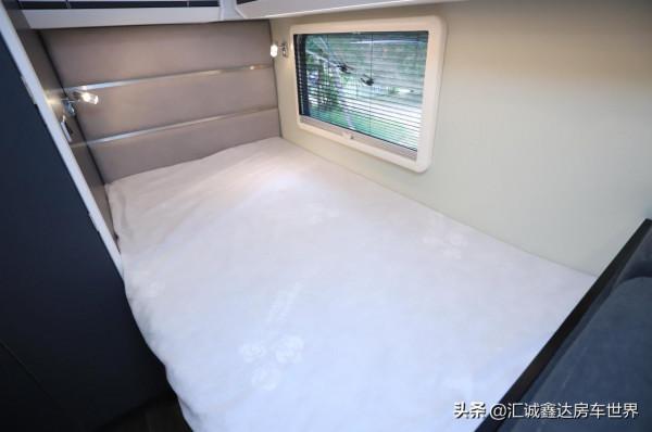 高僅2.7米，商務風十足的宇通小頂房車，福特動力，帶3床6座