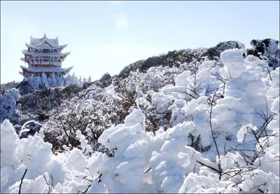 大美峨眉山 雲霧繚繞 仙氣飄飄