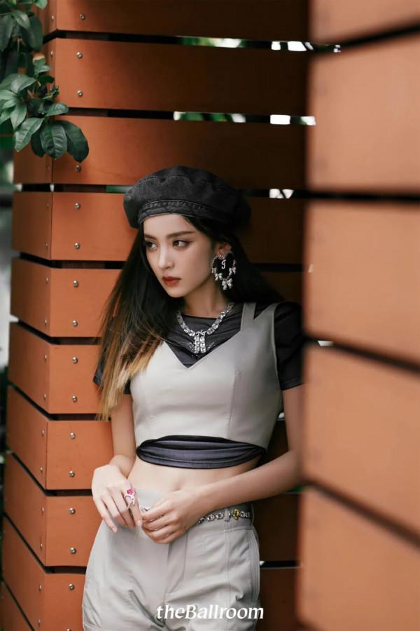 我們採訪到了周冬雨、姚晨、周筆暢的造型師,扒出了她們的變美秘笈 我們採訪到了周冬雨、姚晨、周筆暢的造型師,扒出了她們的變美秘笈