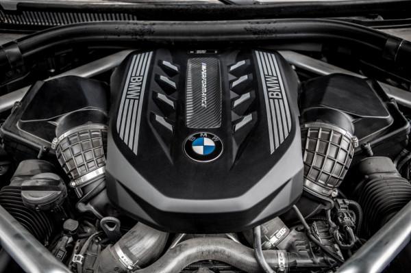 開玩笑!在全尺寸SUV中談操控?寶馬X7還真就這麼幹了! 開玩笑!在全尺寸SUV中談操控?寶馬X7還真就這麼幹了!