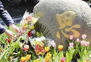 叔父的葬禮，讓我見識了形形色色的人，感受了人情冷暖、世態炎涼