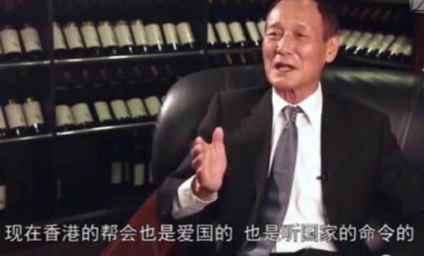 港星有多愛國?鄒兆龍怒斥好萊塢,徐錦江遊重慶解放碑哽咽落淚 港星有多愛國?鄒兆龍怒斥好萊塢,徐錦江遊重慶解放碑哽咽落淚