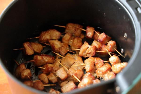 可以當零食吃的豬肉做法，焦香有嚼勁，不用油炸，健康又解饞