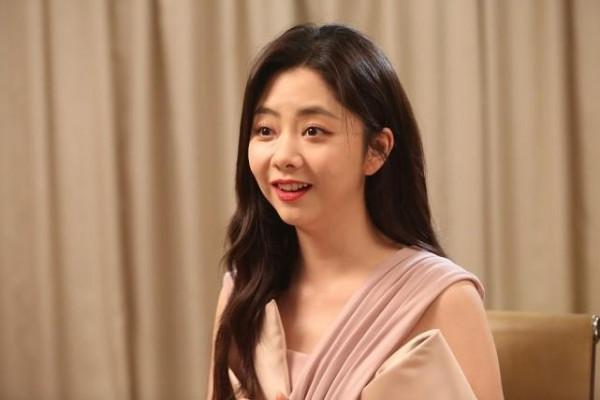 譚松韻的小包子臉太耐看，30多歲穿少女裝，也讓人看不膩