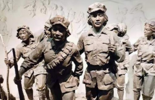 林月琴嫁羅榮桓後，“戰死”的前夫回來了，主席如何解決三人尷尬