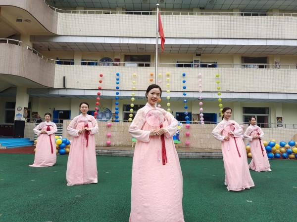 著漢服、行漢禮 中秋前夕區一幼幼兒感受傳統習俗