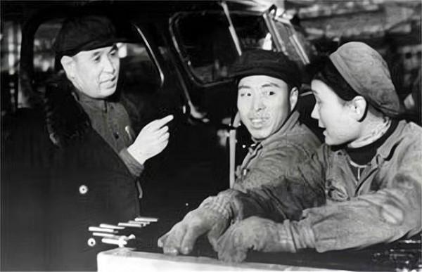 他曾任周總理的政治秘書，後任四川省委書記，政績卓著，享年96歲