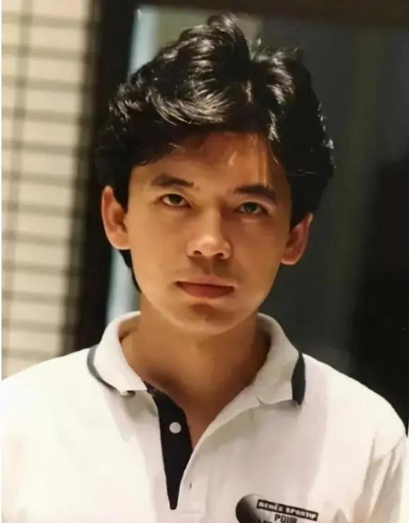 零緋聞“趙剛”何政軍的不尋常經歷和他背後深愛的女人