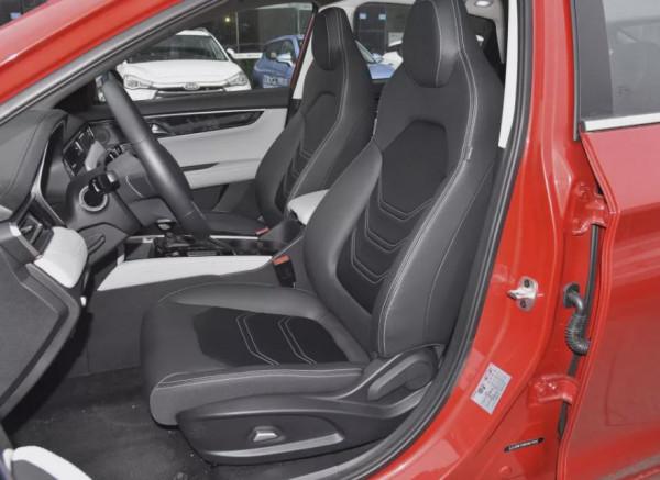 不一樣的帥氣家轎！江淮嘉悅A5對比東風奕炫MAX