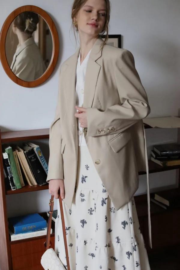 今秋最流行的5件外套+裙子，巨顯瘦巨時髦