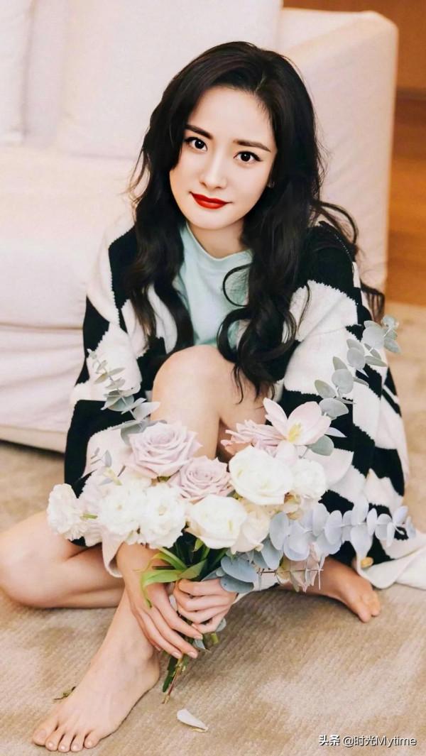 明星桌布：超美女神，當紅女明星楊冪的盛世美顏