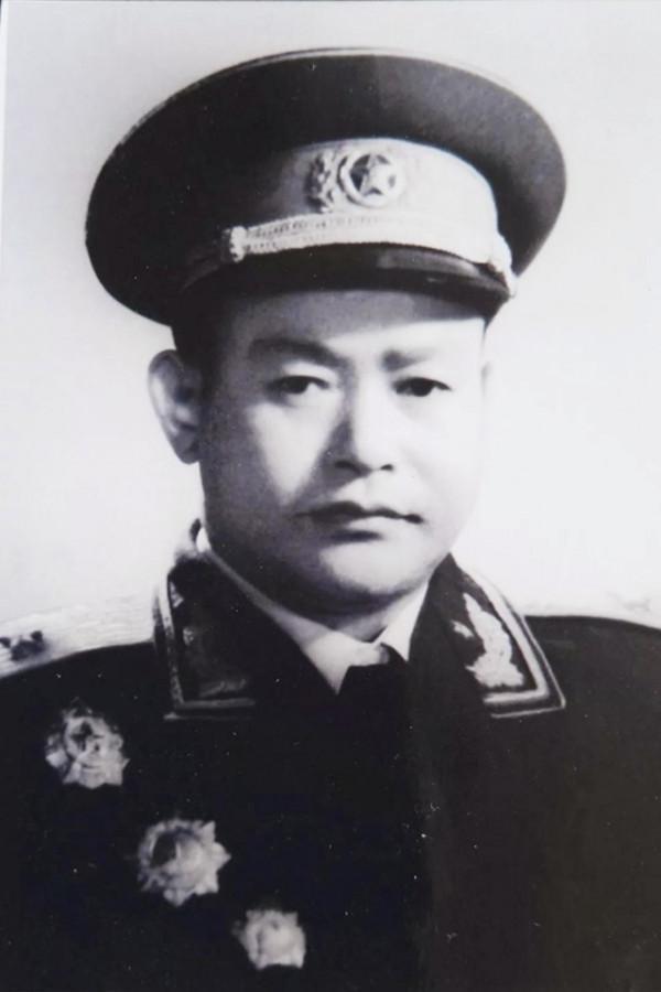 鐵道兵的歷任司令員都是誰，他們的任期各是多少，誰的任期最長？