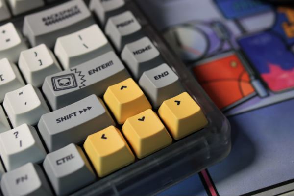 這可能是第一把手機廠商做的機械鍵盤 這可能是第一把手機廠商做的機械鍵盤