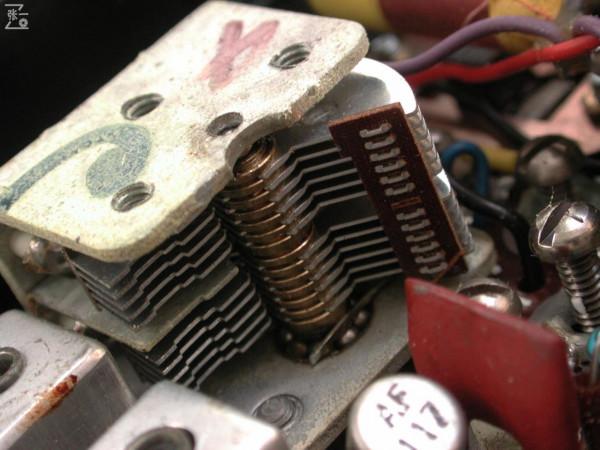 ​遲到的新年禮物：帶收音機的照相機GEC G822！英國1964年製造