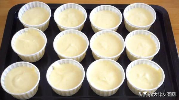 揭秘！紙杯蛋糕不開裂不塌陷的方法，軟撲撲，超級鬆軟