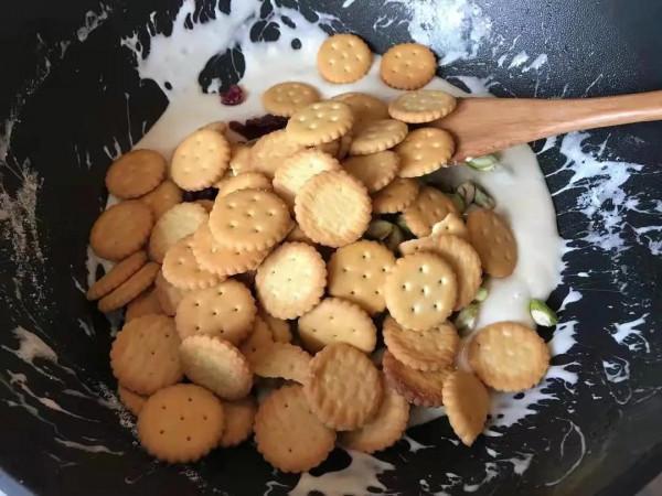 新年必備的零食清單，寓意大吉大利，財源廣進