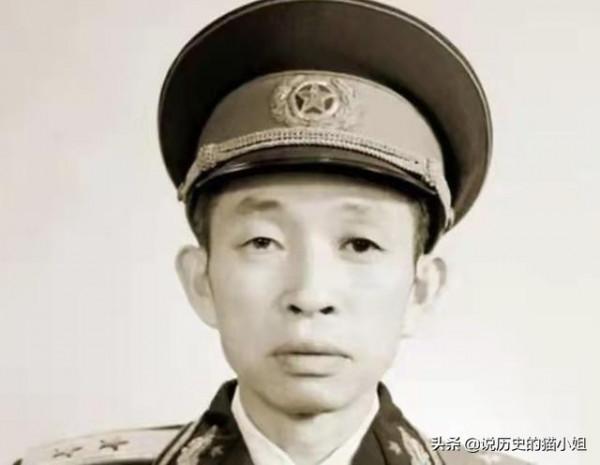 新中國第一次授銜，王近山、鍾偉、王必成三人不滿意、最終如何？