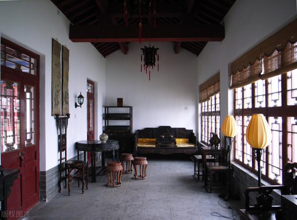 民間故事:乞丐被收留,他要睡床上,讓主人睡床下,主人感激不盡 民間故事:乞丐被收留,他要睡床上,讓主人睡床下,主人感激不盡