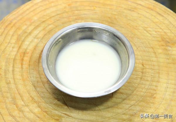 愛吃豆腐的要收藏了，大廚教你在家做鴨血豆腐湯，口感鮮嫩又清湯