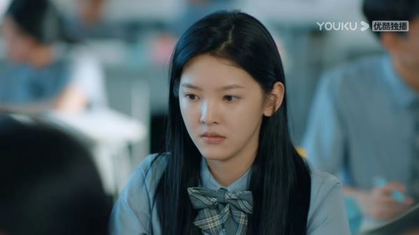 楊紫新劇，和5位天然臉女配同臺比美，誰心虛了？