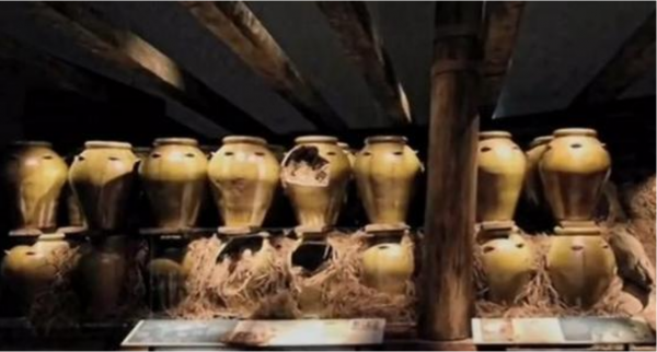 1998年，德商人撈出中國唐代沉船黑石號，拒還中國要價4000萬美元