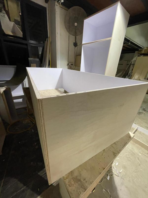 傻子木工學徒一天一驚喜 傻子木工學徒一天一驚喜