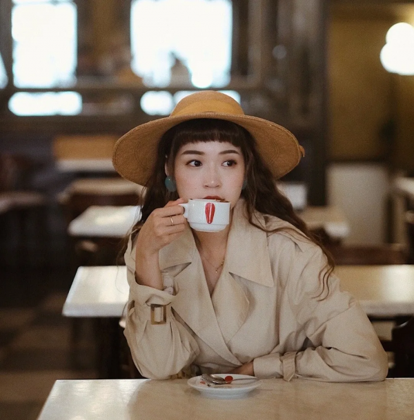 厚外套+裙子、毛衣+闊腿褲，秋冬這樣穿巨好看！洋氣爆了