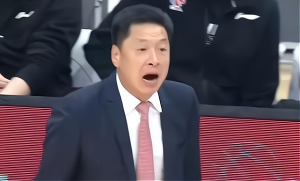 杜鋒的師傅！冠軍教頭怒斥郭昊文，對後者處理球的方式表達不滿