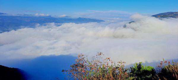 雲南通海：雲霧成河入畫來