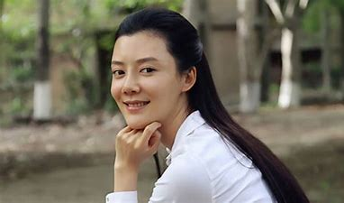 車曉：和前富豪老公離婚，拒絕3億分手費，低調不張揚，獨自美麗