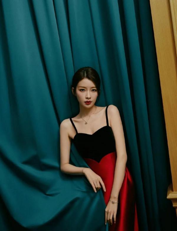 孫怡清冷質感封面大片，孫怡好有氣質