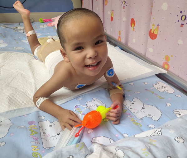 3歲男孩掉進沸水盆中,被嚴重燙傷,期盼植皮涅槃重生 3歲男孩掉進沸水盆中,被嚴重燙傷,期盼植皮涅槃重生