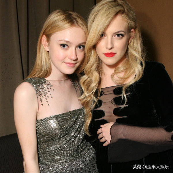 貓王妻子談教育：從不靠貓王！網友：你家“貓女”四婚四離