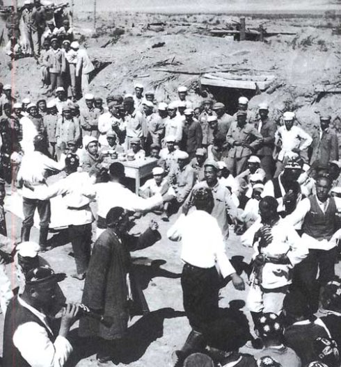 1981年,鄧小平為什麼決策:恢復新疆生產建設兵團? 1981年,鄧小平為什麼決策:恢復新疆生產建設兵團?