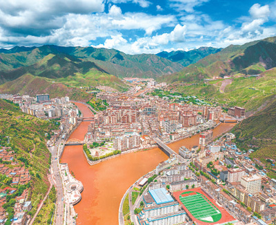 奔騰瀾滄江水 秀美生態環境 奔騰瀾滄江水 秀美生態環境