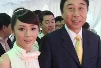 這六位娶初戀回家的男明星,不僅零緋聞,還把老婆寵成了公主 這六位娶初戀回家的男明星,不僅零緋聞,還把老婆寵成了公主