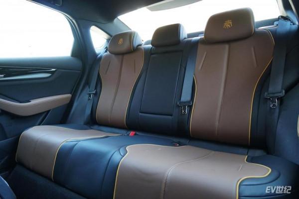 試駕比亞迪秦PLUS EV 一臺有顏/有料/有續航的小號漢EV