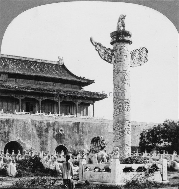 老照片：1900年到2000年的北京天安門，看得出有啥變化嗎？