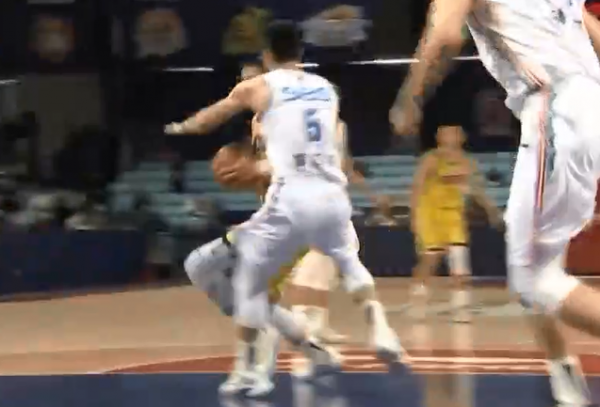 嚴懲60號裁判郭楠！黑心判罰助吉林男籃獲勝，福建無緣25分大逆轉