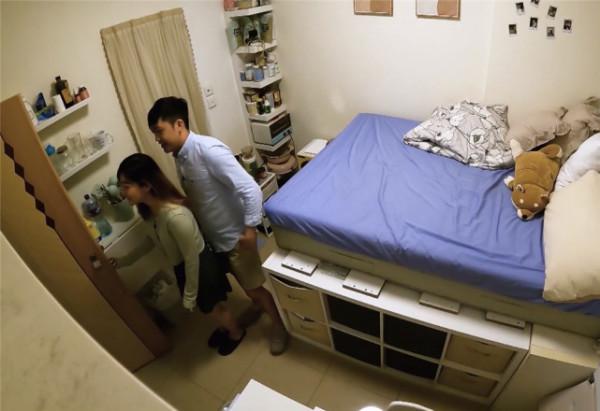 買不起房的香港夫妻，住在9㎡的小屋裡，他們卻說：住出了幸福感