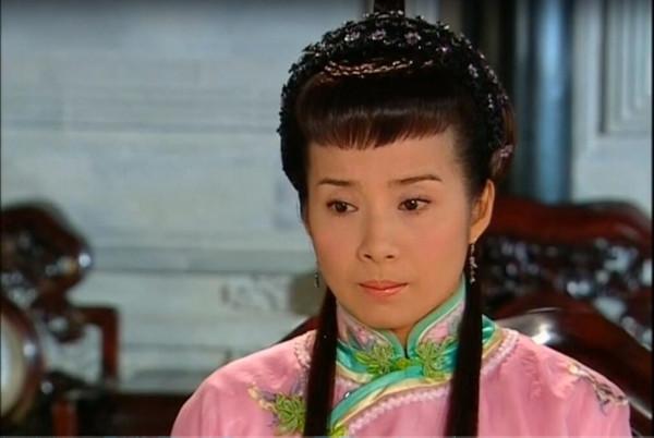 一邊看一邊罵，被媽媽們搶遙控器的“苦情劇”，看得那叫一個憋屈