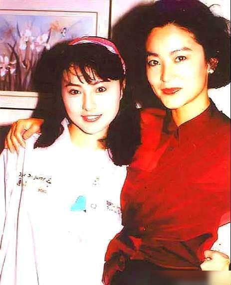 36歲嫁入豪門,6年後被曝出軌“乾兒子”,前夫的話讓她身敗名裂 36歲嫁入豪門,6年後被曝出軌“乾兒子”,前夫的話讓她身敗名裂