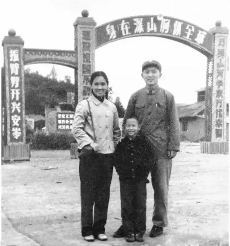 追求與擔當：記《鐵道兵志在四方》詞作者黃榮森（連載4）