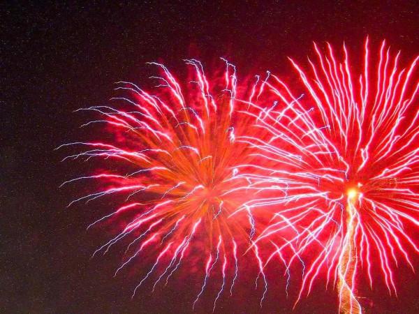 分享：60朵春節煙花，火樹銀花，璀璨奪目，絢麗多彩，眼花繚亂