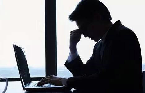 氣溫驟降,眼睛也怕冷!眼前有閃光、黑點、視物模糊 警惕是致盲性眼病 氣溫驟降,眼睛也怕冷!眼前有閃光、黑點、視物模糊 警惕是致盲性眼病