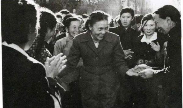 1988年,江西一老婦進京見到蔡暢:你還記得給我和陳毅介紹物件嗎 1988年,江西一老婦進京見到蔡暢:你還記得給我和陳毅介紹物件嗎