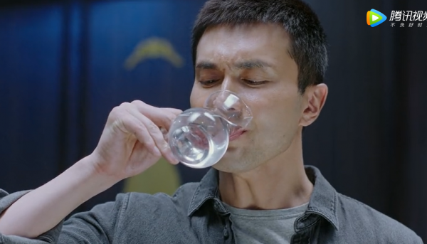 深夜收視破一！央視這部大劇一出，我被高偉光演的軍旅硬漢帥到了